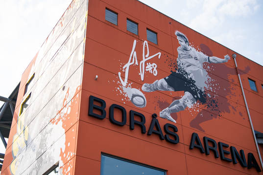 Målning på Borås arena på Anders Svensson