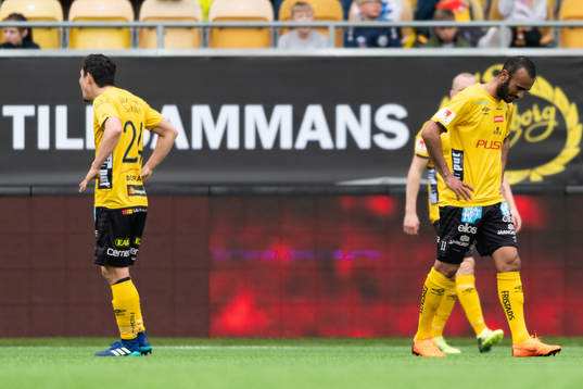 Elfsborgs Issam Jebali och Stefan Ishizaki deppar