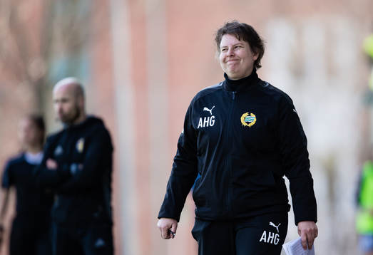 Hammarbys tränare Ann-Helén Grahm reagerar
