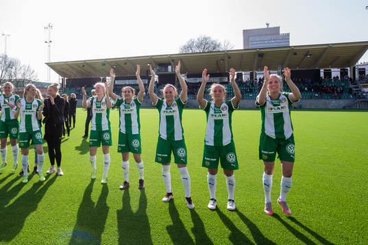 Hammarbys spelare jublar