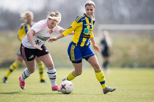 Karlskronas Emma Enberg och Eskilsminnes Ronja Kindblad