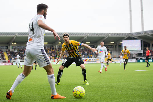 Dalkurds Ferhad Ayaz mot Häckens Rasmus Lindgren