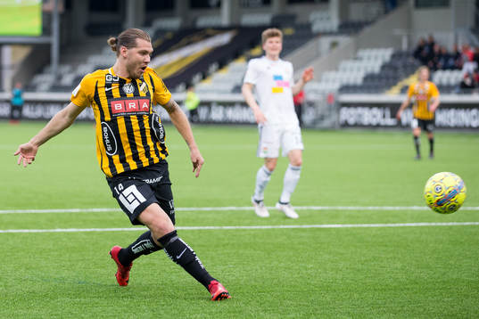 Häckens Karl Bohm skjuter 3-0