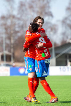 Helsingborgs Rasmus Rosenqvist  och Mamudo Moro jublar