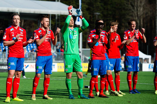 Helsingborgs målvakt Pär Hansson jublar