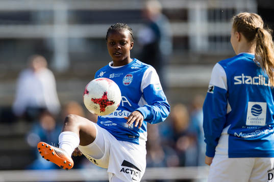 Eskilstunas Ngozi Okobi väjer upp