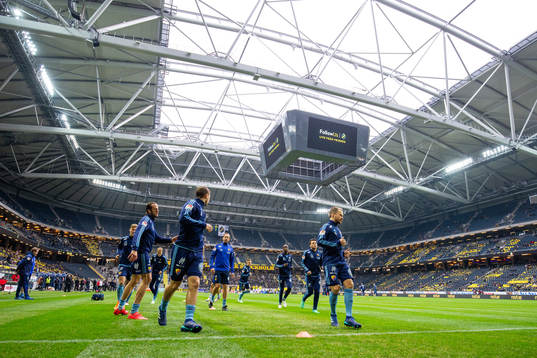 Djurgårdens spelare värmer upp
