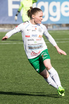 Assis Johanna Andersson  i fotbollsmatchen i dam elitettan