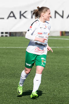 Assis Johanna Andersson  i fotbollsmatchen i dam elitettan