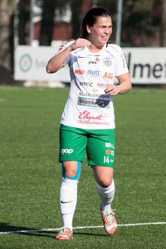 Assis Frida Björck  i fotbollsmatchen i dam elitettan