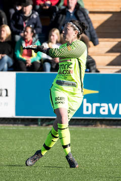 Assis Christina Dineson  i fotbollsmatchen i dam elitettan