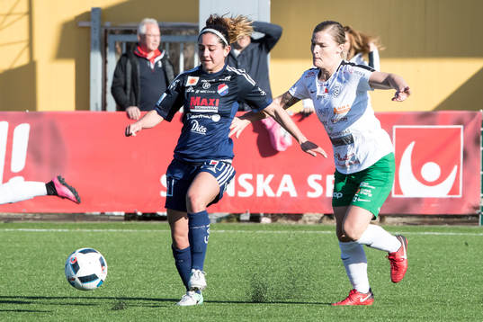 Kvarnsvedens  Jessica Nakae och Assis Indira Ilic  i