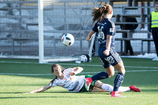 Bläddra bland fler bilder av Fotboll, Dam Elitettan, Kvarnsveden - Assi