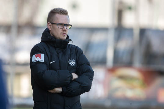 Assis tränare Andreas Nilsson  i fotbollsmatchen i dam