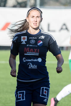 Kvarnsvedens  Lovisa Lennartsson    i fotbollsmatchen i dam