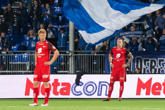 Sivert Heltne Nilsen and Vito Wormgoor of Brann looks