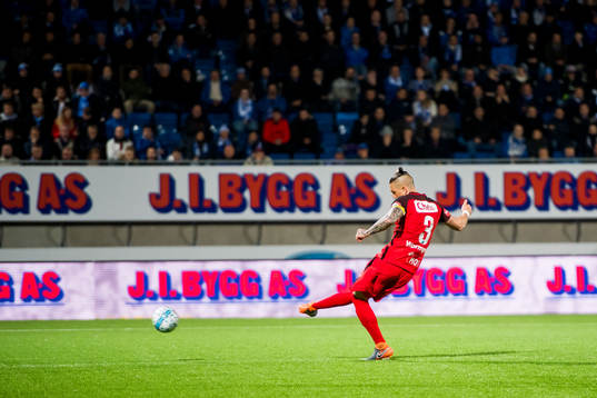 Vito Wormgoor of Brann scores 1-2