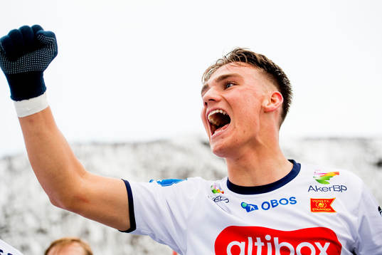 Markus Nakkim of Viking celebrates 1-0