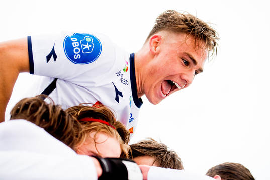 Markus Nakkim of Viking celebrates 1-0