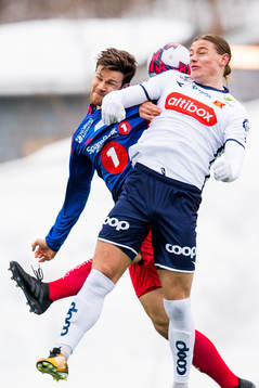 Anders Jenssen of Tromsdalen and Julian Ryerson of Viking