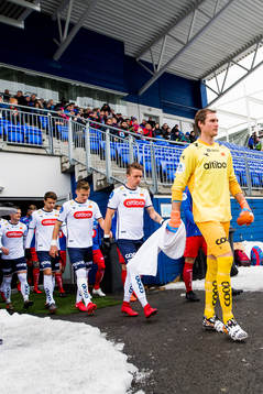 Goalkeeper Iven Austbø of Viking enters the pitch