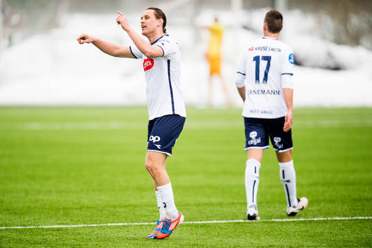 Tommy Høiland of Viking celebrates the 2-0 goal