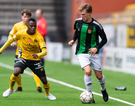 GAIS Malte Runevik och Elfsborgs Prince Isaac Kouame