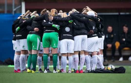 Umeås spelare i en ring