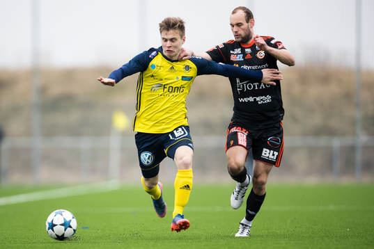 Bläddra bland fler bilder av Fotboll, Division 1 Södra, Ängelholm - Karlskrona