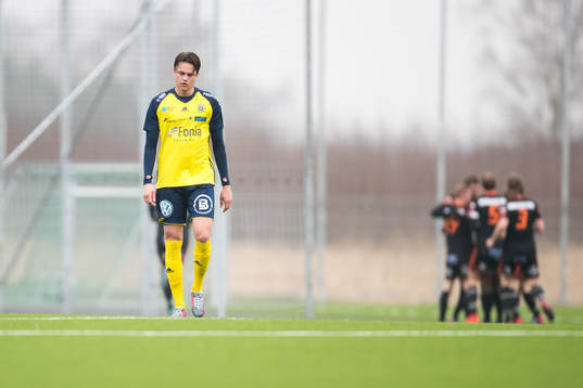Ängelholms Marwin Leidewall deppar