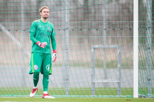 Ängelholms målvakt Linus Müller deppar