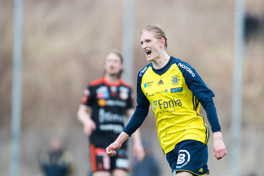 Ängelholms Andreas Karlsson jublar