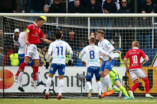 Kalmars Viktor Elm gör mål 0-1