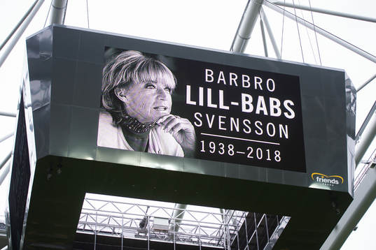 AIK hyllar Barbro Lill-Babs Svensson på skärm i taket