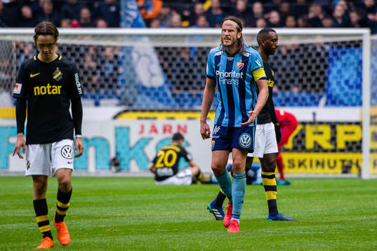 Djurgårdens Jonas Olsson reagerar