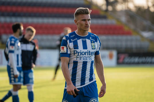 IFK Göteborgs Carl Starfelt deppar