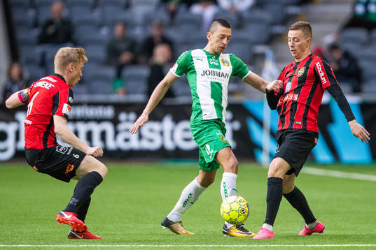 Hammarbys Nicola Djurdjic och Brommapojkarnas Petar
