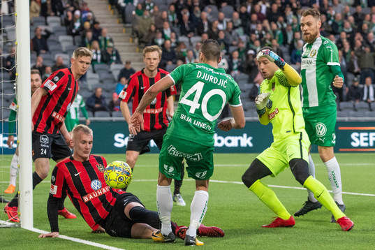 Brommapojkarnas Ludvig Öhman Silwerfeldt och målvakt