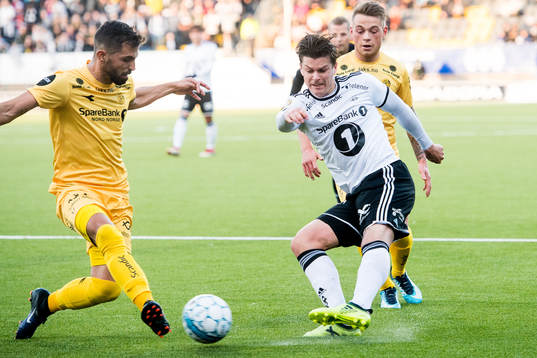 Isidoro of Bodø/Glimt and Pål André Helland of Rosenborg