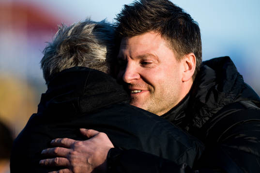 Aasmund Karl Bjørkan, coach of Bodø/Glimt, hugs Kåre