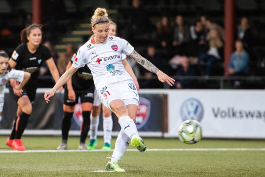 Rosengårds Anja Mittag skjuter straffen utanför