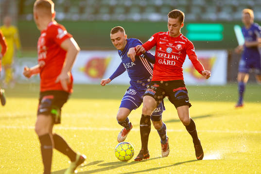 Sundsvalls Dennis Olsson och Trelleborgs Felix Hörberg