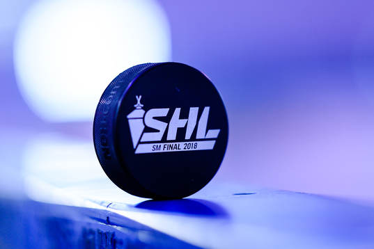 Matchpuck före final 1 i SM-slutspelet i ishockey mellan