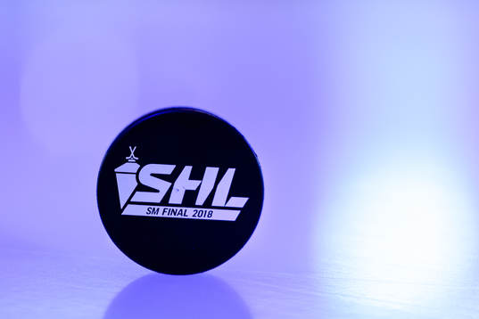 Matchpuck före final 1 i SM-slutspelet i ishockey mellan