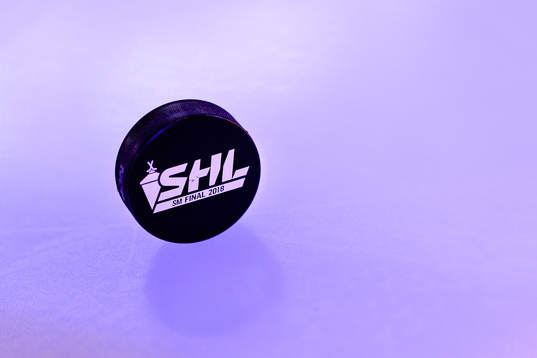 Matchpuck före final 1 i SM-slutspelet i ishockey mellan