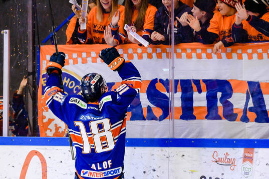 Växjös Andrew Calof jublar