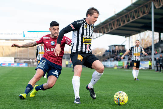 Örgrytes Diego Montiel och Landskronas Philip Andersson