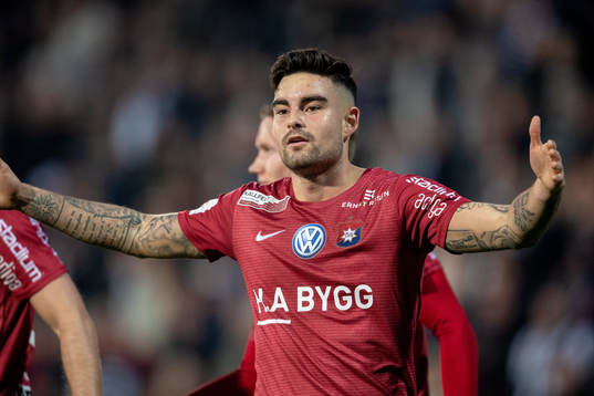 Örgrytes Diego Montiel jublar