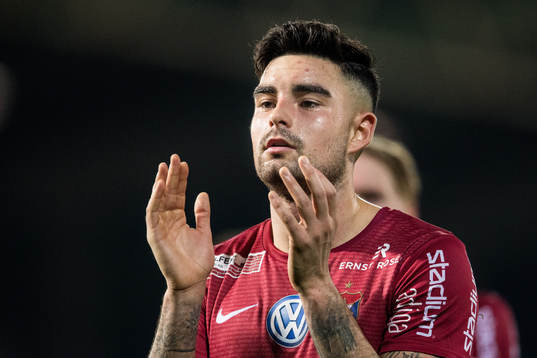 Örgrytes Diego Montiel tackar publiken