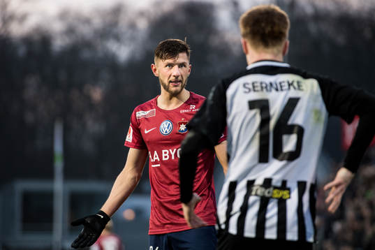 Örgrytes Alibek Aliev reagerar mot Landskronas Dennis